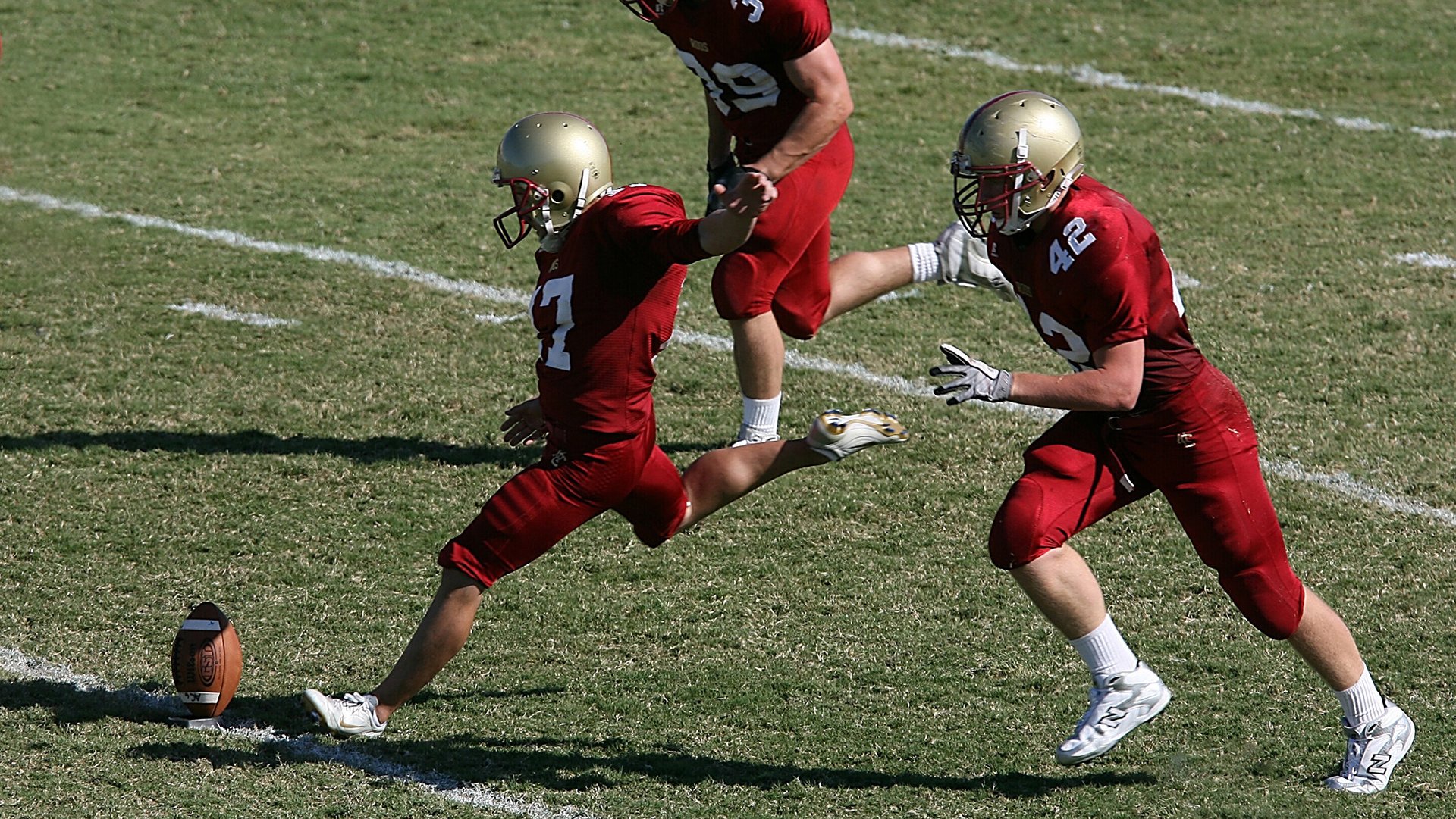 中国足球国家队强化中轴线战术体系演练，中轴线排列